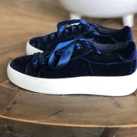 Steve Madden Women’s Tennis Shoes. Size 6. - Picture 3 of 6